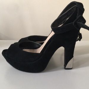 BCBGeneration black sandals